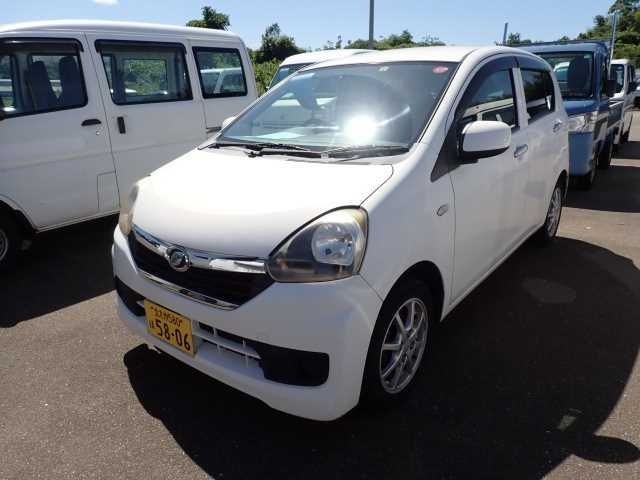 55 Daihatsu Mira e s LA300S 2014 г. (ORIX Fukuoka Nyusatsu)